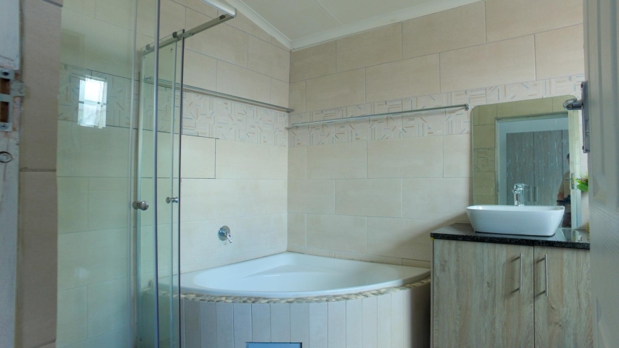 3 Bedroom Property for Sale in Rustenburg Central North West